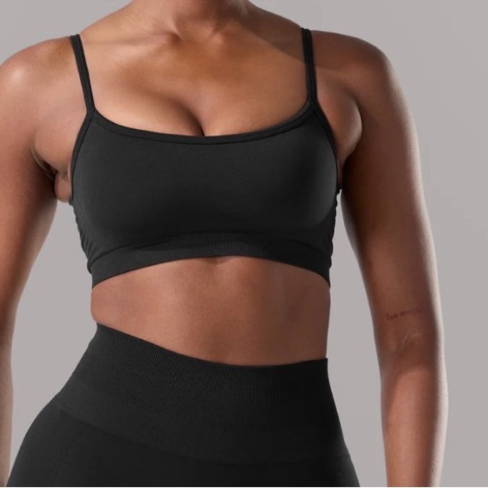 Alphalete push bra